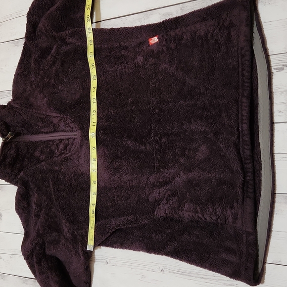 North Face fleece pullover Purple in color. - Picture 4 of 5